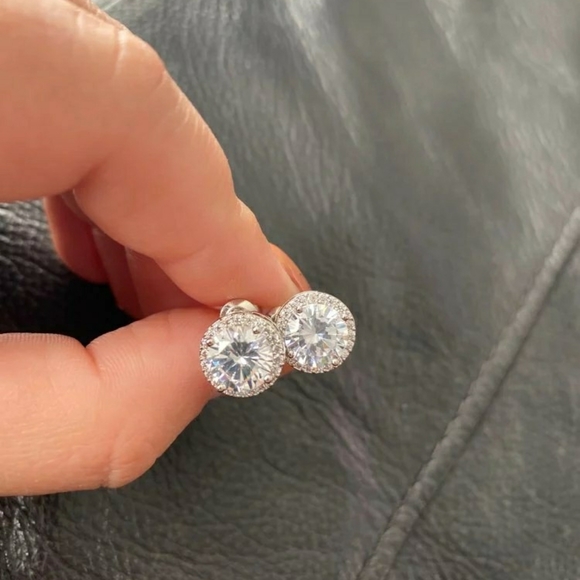 Round Simulated Diamonds Stud Earrings - Picture 2 of 6